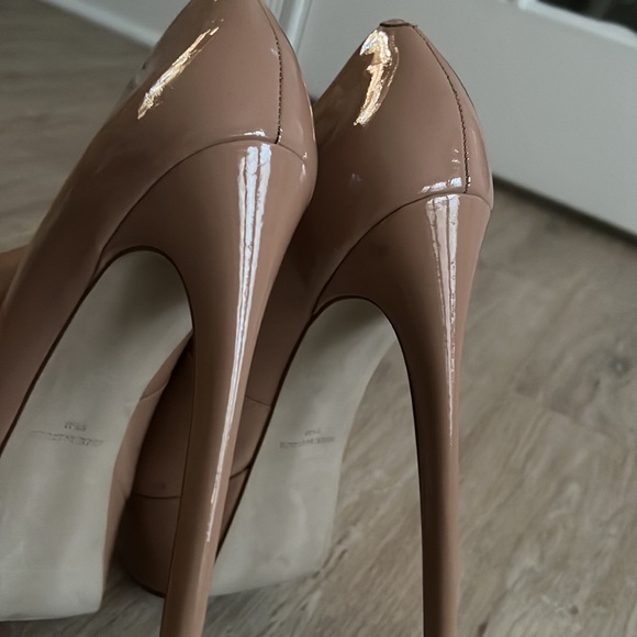 Steve Madden platform heels color tan peep toe - Picture 3 of 4